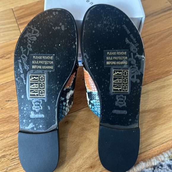 Alice+Olivia slide sandal in snake-print size 6.5 new with box - Picture 3 of 3